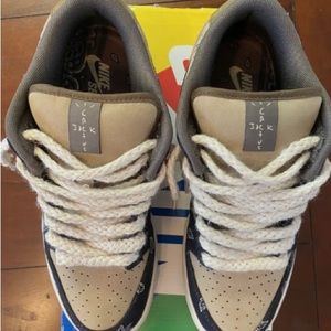 Sb dunks Travis Scott’s